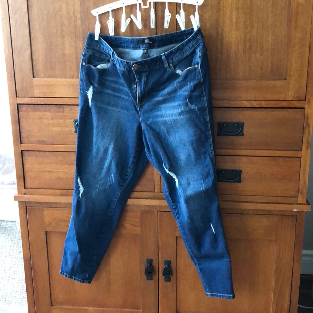 1822 Denim size 18W distressed jeans